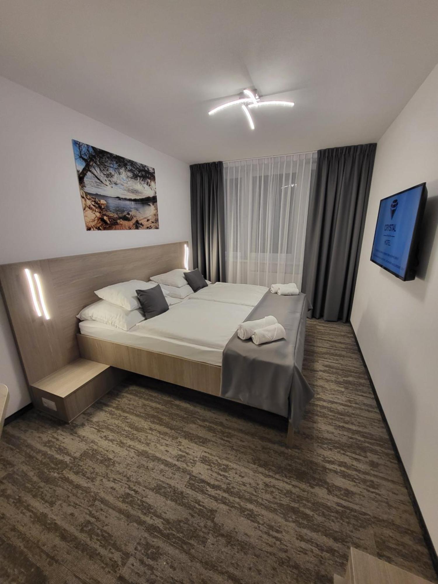 קושיצה Hotel Crystal מראה חיצוני תמונה
